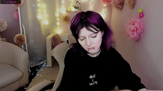 Ashley Veil online show from 04.25.26