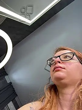 Snapshot of coy_girl_ chatting on 02.12.26 coy girl online show from 02.12.26