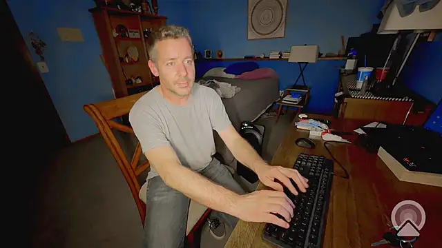 chrisw8140 online show from 08.08.26