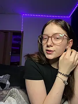 Snapshot of YoungLisaa18 chatting on 02.02.26 YoungLisaa18 online show from 02.02.26