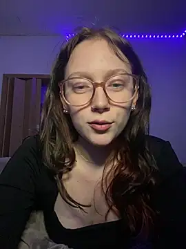 YoungLisaa18 online show from 02.04.26