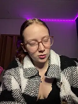 YoungLisaa18 online show from 02.17.26