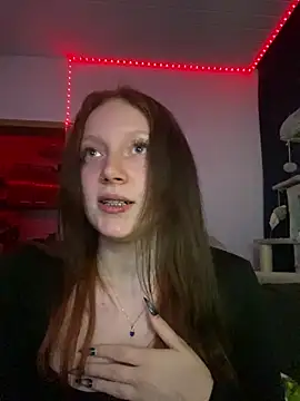 YoungLisaa18 online show from 03.05.26