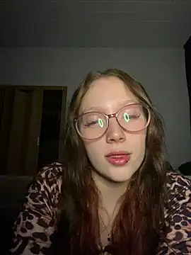 YoungLisaa18 online show from 03.11.26