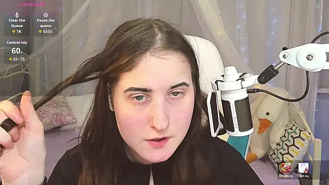 Snapshot of KiraDuvall chatting on 01.14.26 KiraDuvall online show from 01.14.26