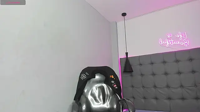 scarletcherry18 online show from 07.10.26
