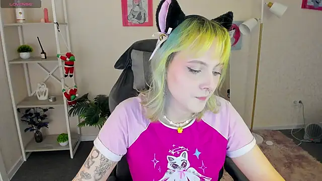 Snapshot of Roziett_Belle chatting on 02.01.26 Roziett Belle online show from 02.01.26