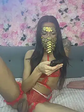 Snapshot of Ines-z chatting on 06.20.26 Ines-z online show from 06.20.26