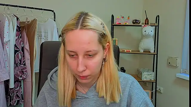 Snapshot of EmilyReyess chatting on 02.10.26 EmilyReyess online show from 02.10.26