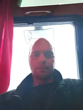 Snapshot of Ivan9999k chatting on 01.12.26 Ivan9999k online show from 01.12.26