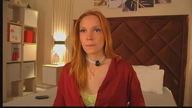 Snapshot of AvaLarson chatting on 07.24.26 AvaLarson online show from 07.24.26