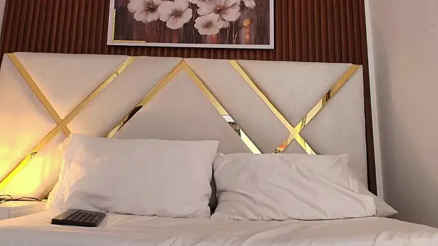 Snapshot of Real_virgin_Pussy chatting on 03.23.26 Real virgin Pussy online show from 03.23.26