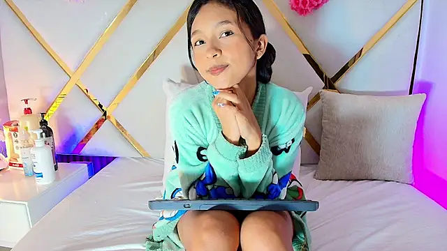 Real virgin Pussy online show from 07.21.26