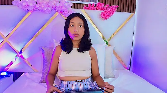 Real virgin Pussy online show from 07.25.26