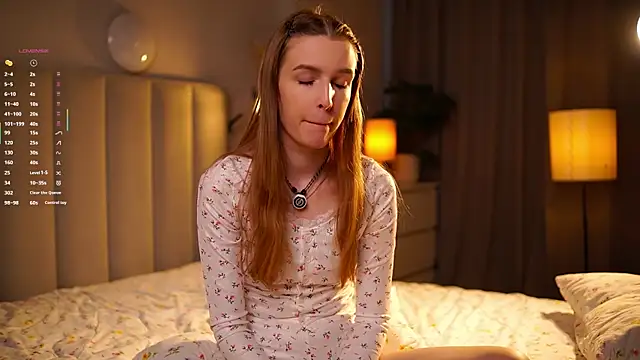 oopsnaked online show from 03.06.26