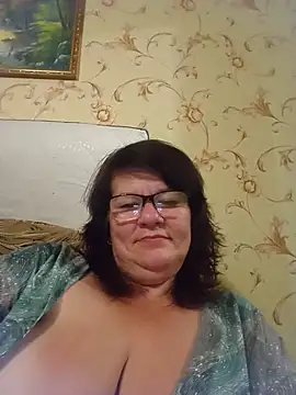 Snapshot of NysiOlsen chatting on 07.29.26 NysiOlsen online show from 07.29.26