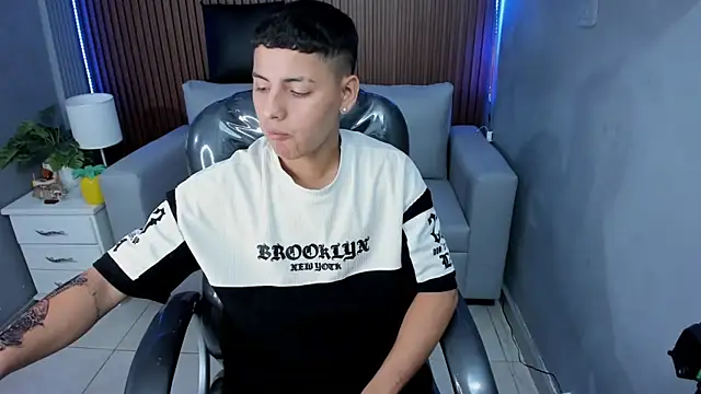 Snapshot of Liam9_ chatting on 02.03.26 Liam9 online show from 02.03.26