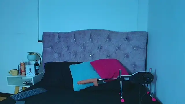 Ethan Briggs  online show from 02.19.26