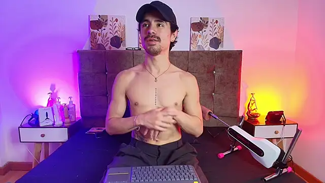 Ethan Briggs  online show from 07.20.26