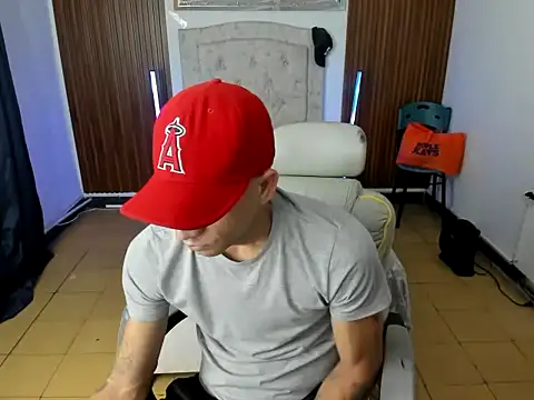 Snapshot of danisegura chatting on 02.01.26 danisegura online show from 02.01.26