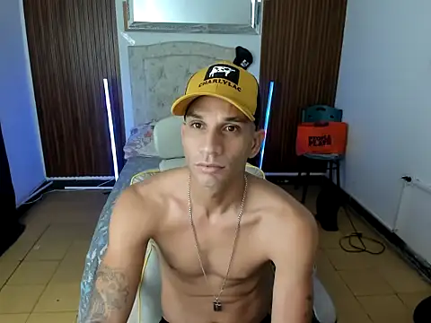 Snapshot of danisegura chatting on 02.03.26 danisegura online show from 02.03.26