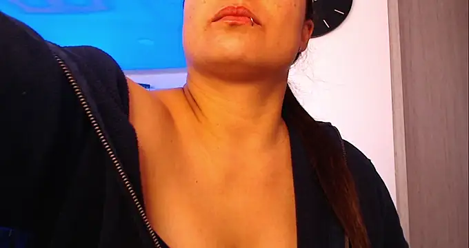 Snapshot of Pretty__Milf chatting on 02.16.26 Pretty Milf online show from 02.16.26