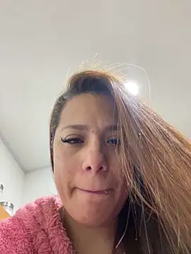 Pretty  Milf online show from 03.18.26