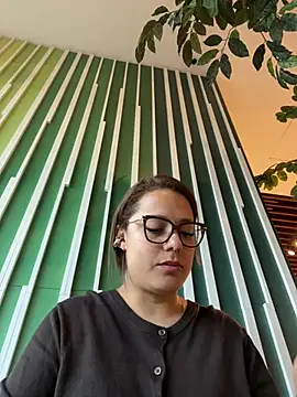 Pretty  Milf online show from 06.24.26