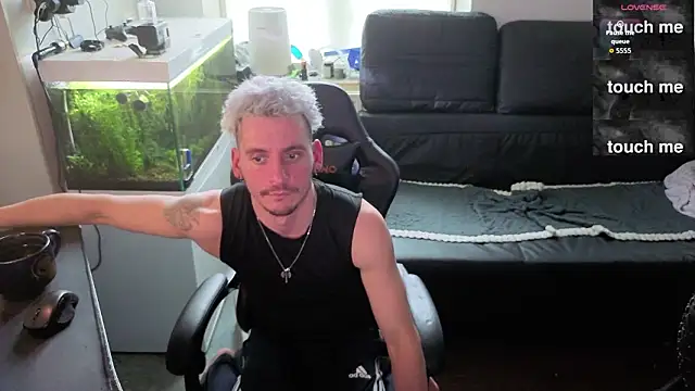 Rayzel White online show from 02.07.26