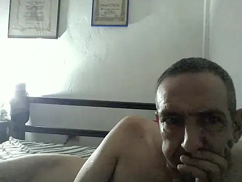 Snapshot of guevo14cm3 chatting on 05.16.26 guevo14cm3 online show from 05.16.26