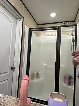 Snapshot of tastemecaroline chatting on 01.17.26 tastemecaroline online show from 01.17.26