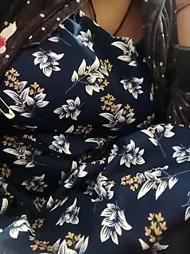 M Girl online show from 02.04.26