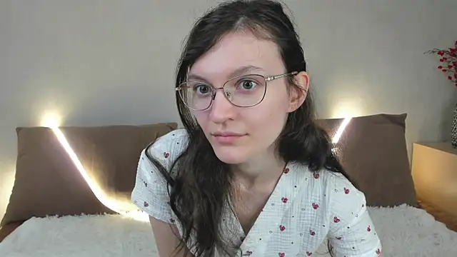 ThoraMarola online show from 03.20.26