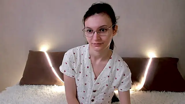 ThoraMarola online show from 04.24.26