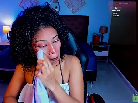 Snapshot of charlotte_bronte chatting on 02.01.26 charlotte bronte online show from 02.01.26