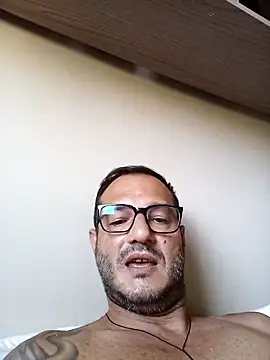 Snapshot of tio-roludo chatting on 04.24.26 tio-roludo online show from 04.24.26