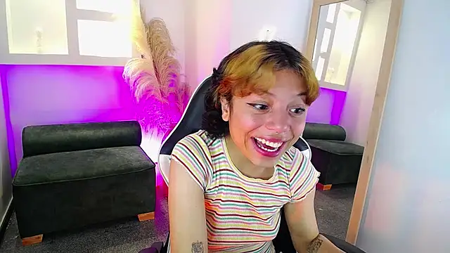 melodyy as online show from 04.25.26
