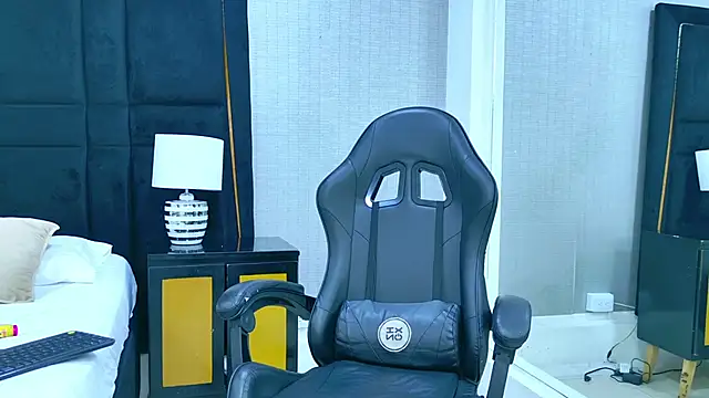 Snapshot of AshleyGingerr chatting on 02.25.26 AshleyGingerr online show from 02.25.26