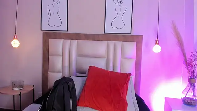 TessaMonroee online show from 02.10.26