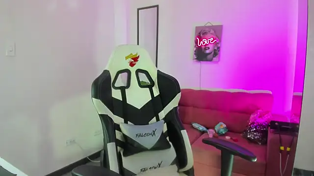 Xiomara as online show from 03.19.26