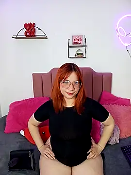Nina curves online show from 03.06.26