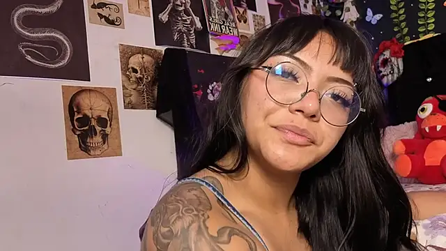 Snapshot of victoriia_thompson chatting on 03.28.26 victoriia thompson online show from 03.28.26