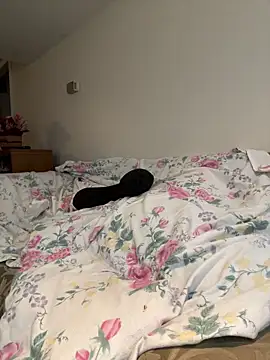 Snapshot of KOdaLion chatting on 04.09.26 KOdaLion online show from 04.09.26