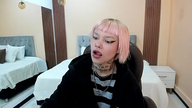 Snapshot of Bela_Craxkerr chatting on 05.15.26 Bela Craxkerr online show from 05.15.26