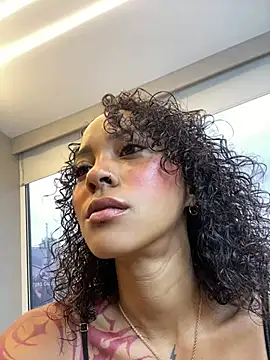 LizStorm  online show from 05.17.26
