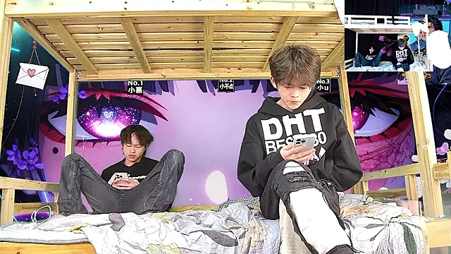 xiaohuangren01 online show from 02.04.26