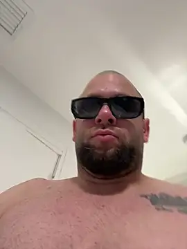 Snapshot of J_thebeastxxx chatting on 02.11.26 J thebeastxxx online show from 02.11.26