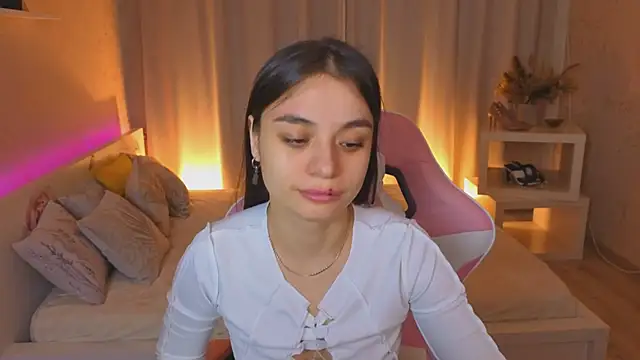 Kim Bless online show from 05.04.26