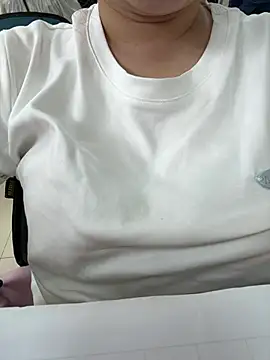 Donna9696 online show from 04.21.26