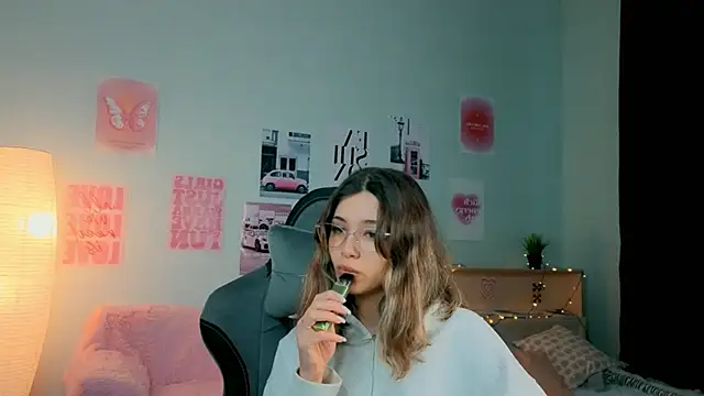 Snapshot of dinnerwithflowers chatting on 02.05.26 dinnerwithflowers online show from 02.05.26